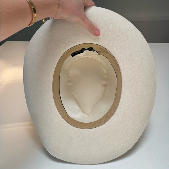 Olive & Pique Adjustable Kaia Hat in Ivory - Picture 6 of 7